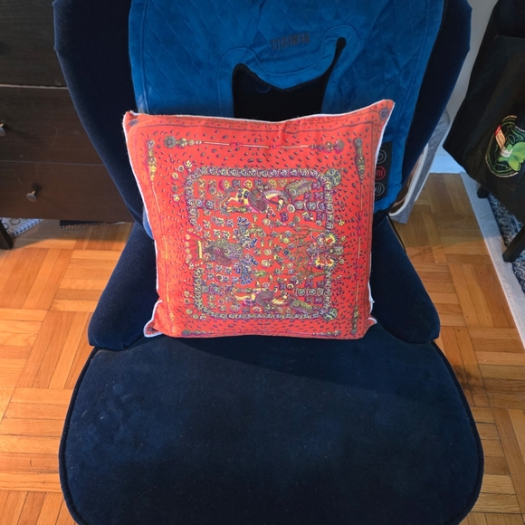 Hermes Orange Silk-Pattern Accent Pillow with Horses Multicolor Motif - Picture 7 of 7